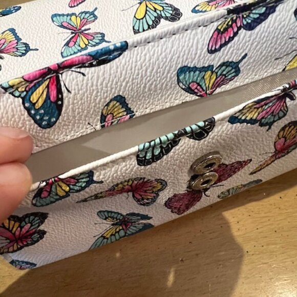 Safe Keeper Butterfly Decorated Wallet - Picture 4 of 9